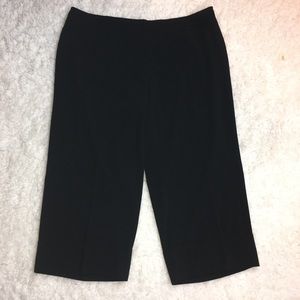 Women’s Avenue Capri pants